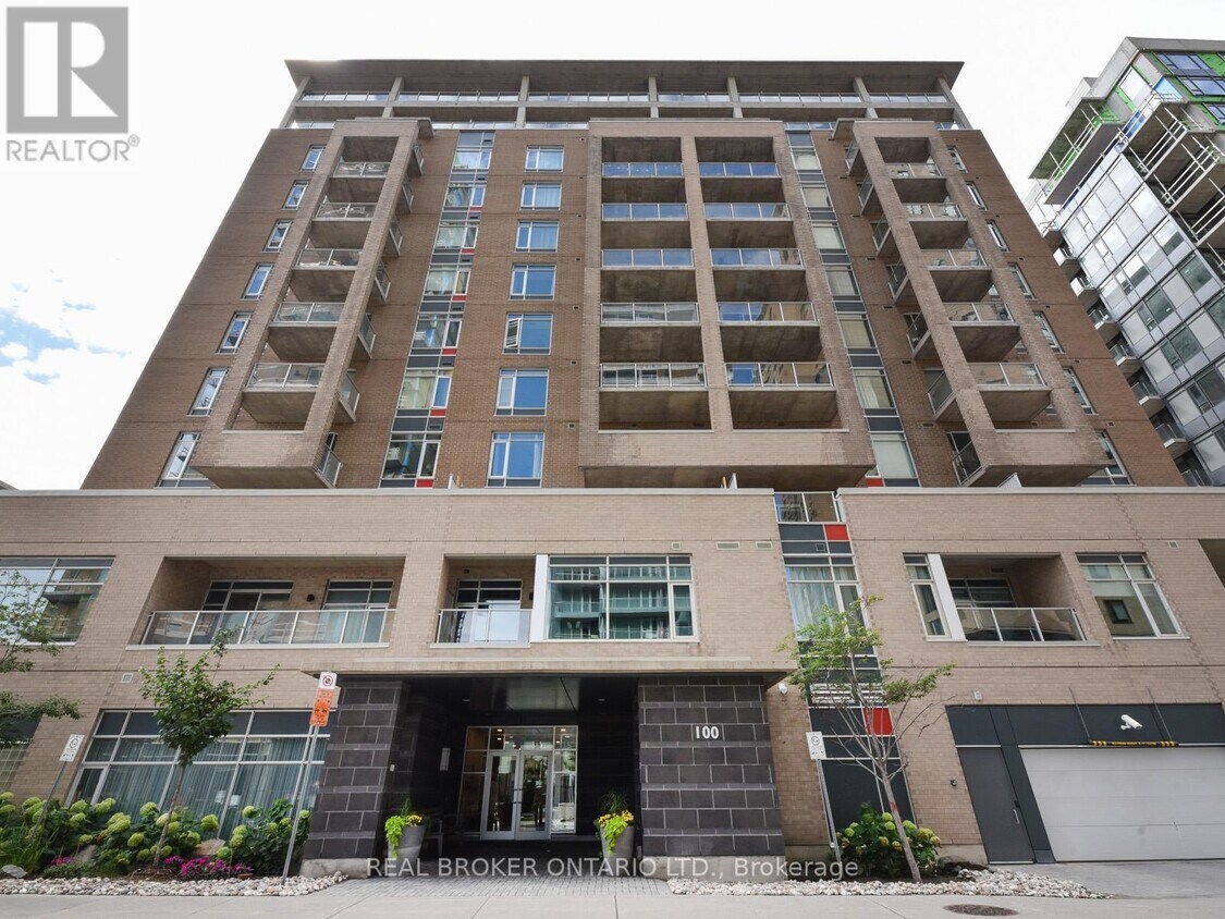 Primary Photo - 100 Champagne Ave S