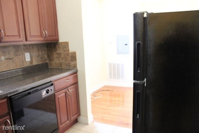 Foto del edificio - 1 br, 1 bath  - 510 40th St