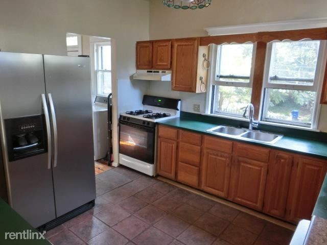 Foto del edificio - 4 br, 2 bath Apartment - 229 E Oakland Ave