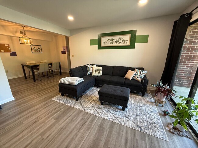Foto del edificio - Fully Furnished Condo with community pool