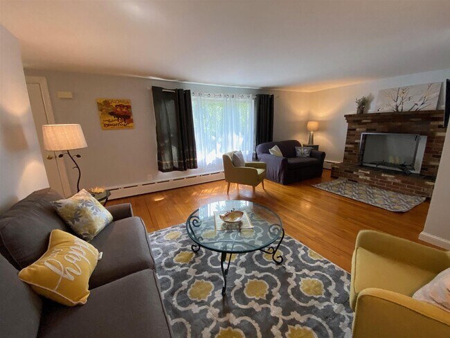 Foto del edificio - 152 Ridge Rd