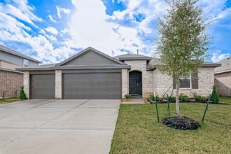 Building Photo - 532 Comal Trl