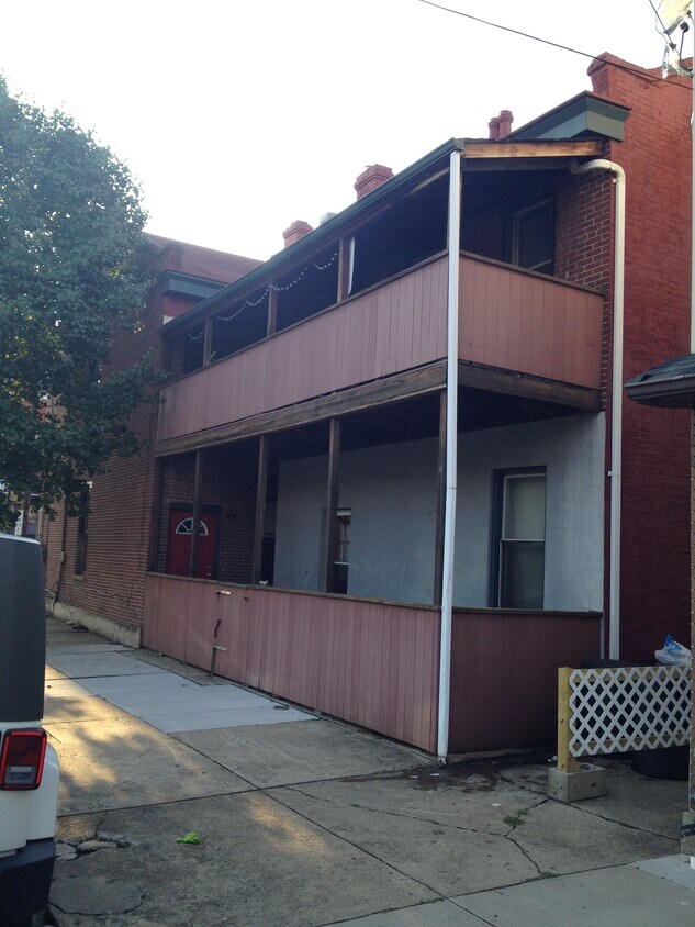 Foto principal - 129 S 18th St