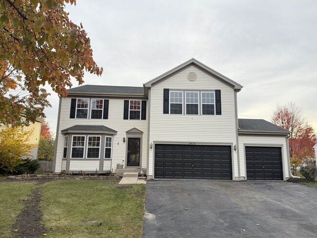 Building Photo - 1015 Bayhill Ln