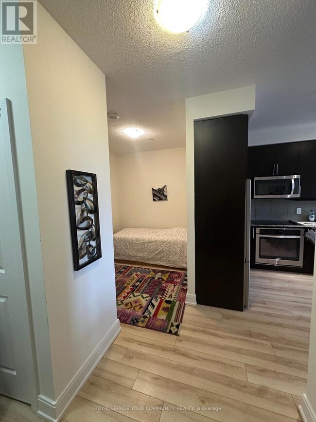 Photo du bâtiment - 9600-9600 Yonge St