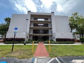 Building Photo - 8540 SW 133rd Avenue Rd