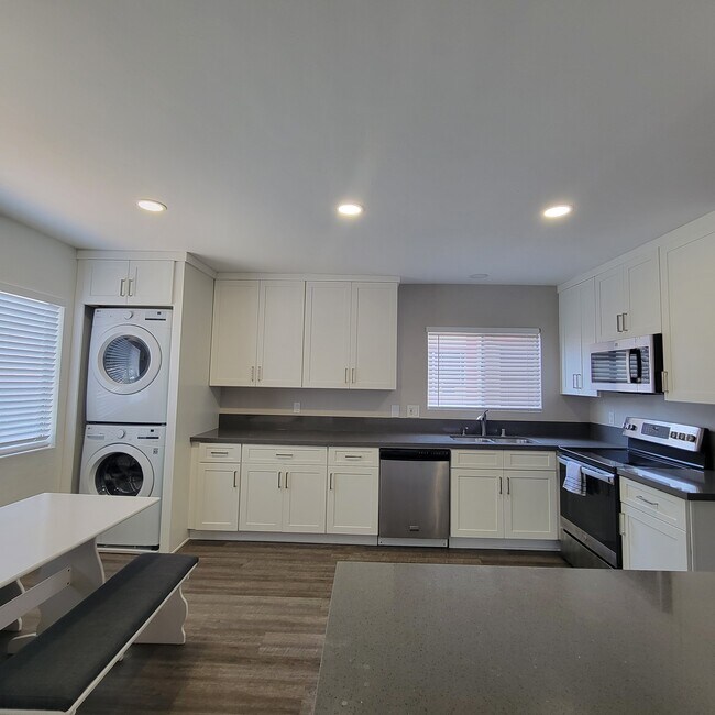 Foto del edificio - 5482 Adobe Falls Rd