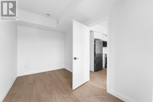 Building Photo - 368 Tweedsmuir Ave