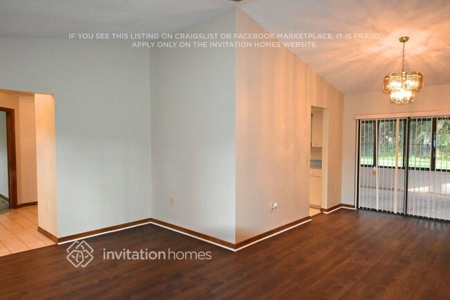 Foto del edificio - 1060 Colony Arms Dr