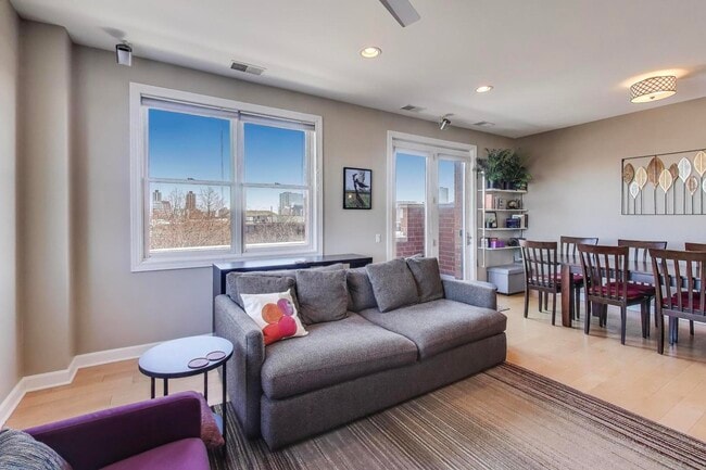 Building Photo - 4553 N Magnolia Ave