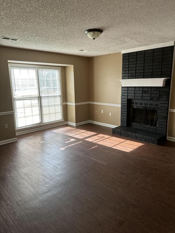 Foto del edificio - 4407 Forest Valley Cove