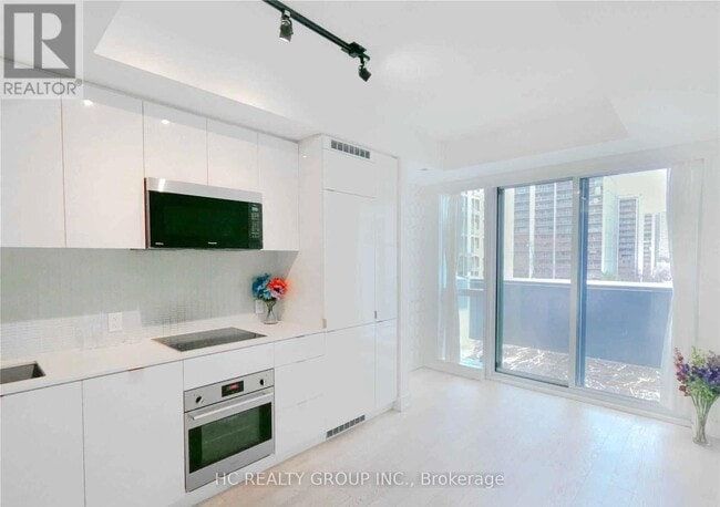 Building Photo - 7 Grenville St