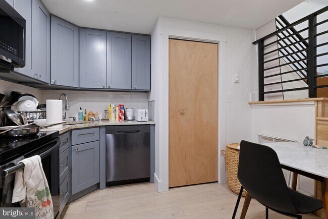 Foto del edificio - 1238 E Montgomery Ave