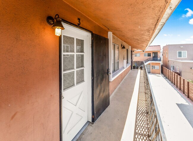 Foto del edificio - 1104 Cherry Ave