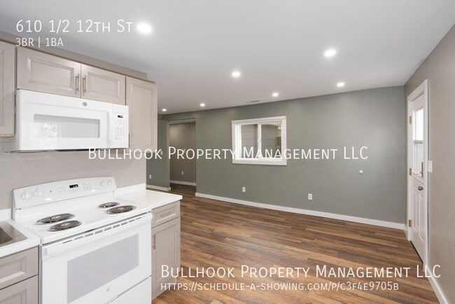 Building Photo - 610 12th St