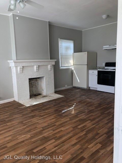 Building Photo - 1545 Avenue B