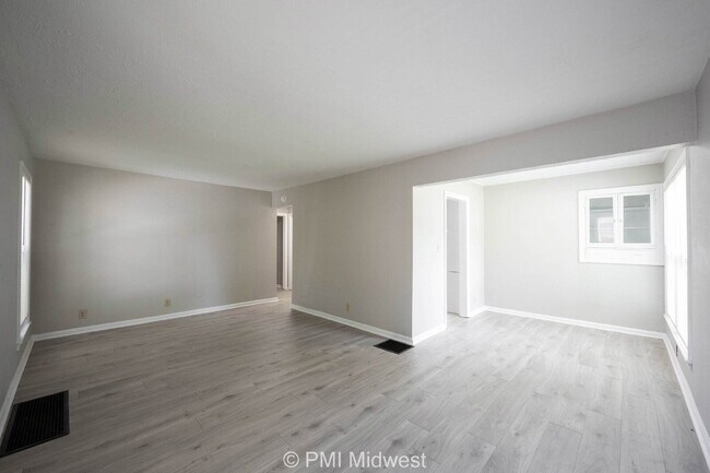 Building Photo - "Charming 3-Bedroom Home in Indianapolis –...