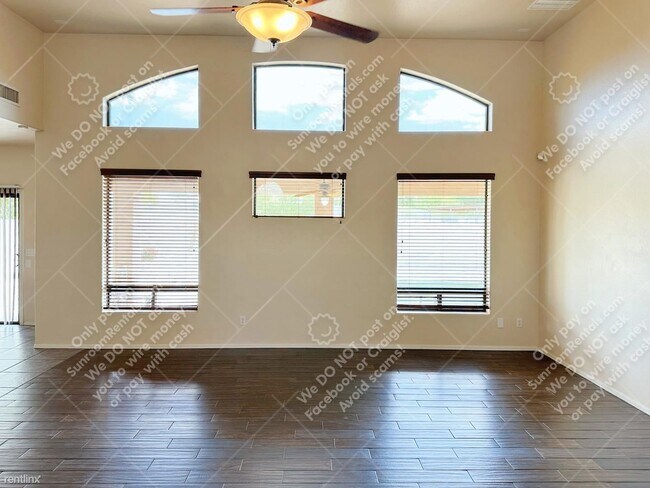 Building Photo - 4 br, 2.5 bath House - 9003 S 10th Dr