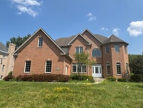 Building Photo - 8420 Redtail Dr