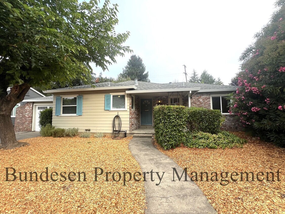 Primary Photo - 3237 Midway Dr