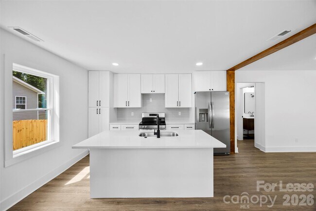 Foto del edificio - 2942 Reid Ave