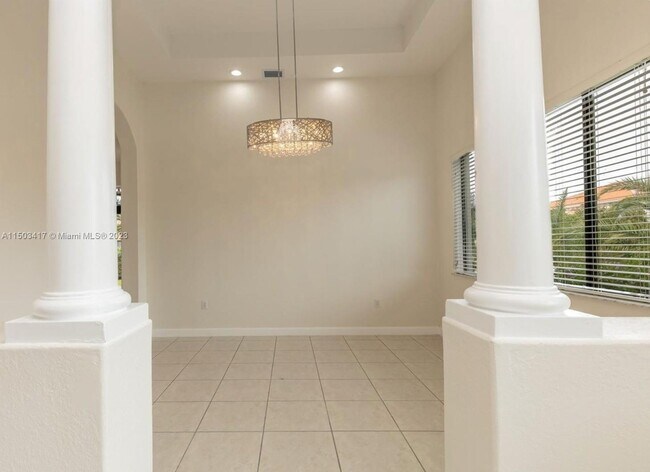 Building Photo - 7635 SW 193rd Ln