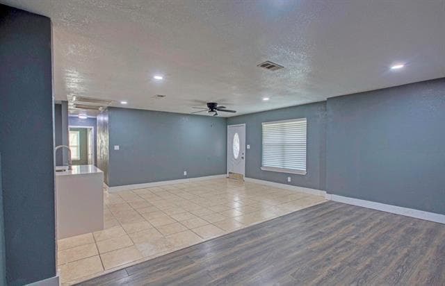 Foto del edificio - 307 Dee Ln