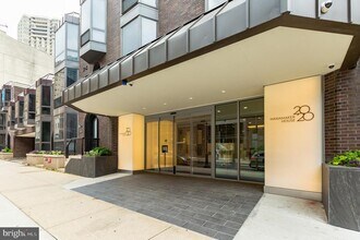 Building Photo - 2018 Walnut St