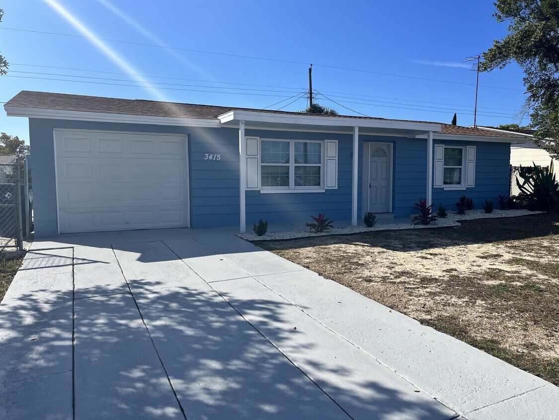 Primary Photo - 3415 Thorny Ridge Dr