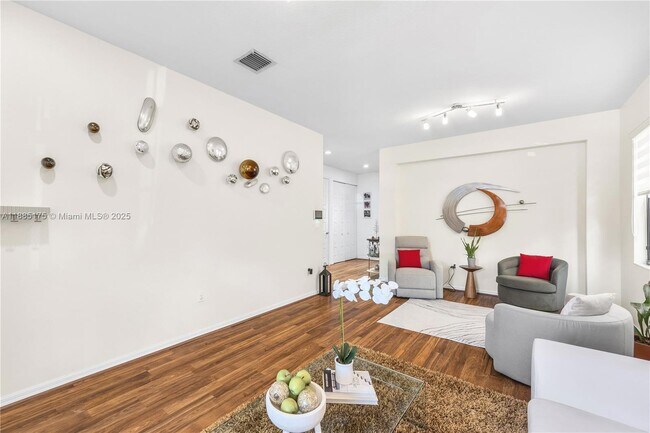 Foto del edificio - 639 NE 193rd St