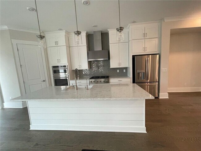 Foto del edificio - 892 Mayfield Rd