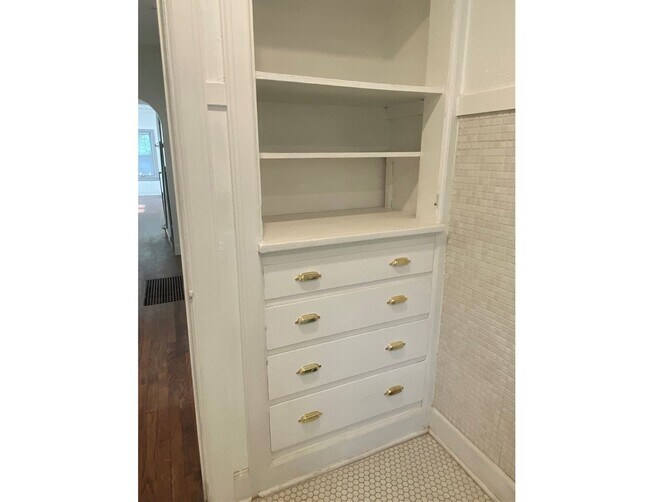 Foto del edificio - 4117 E Lewis St