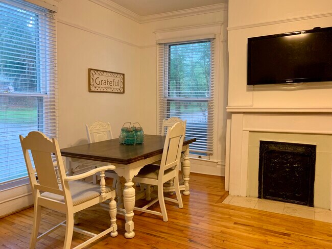 Living Room - 106 W Lloyd St