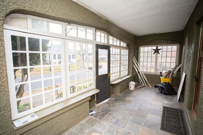 Building Photo - 315 Cypress Ave