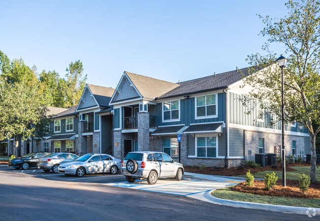 Building Photo - Foxcroft Apartments