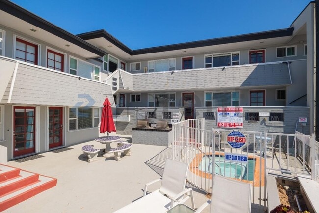 Building Photo - 2613 Mission Blvd