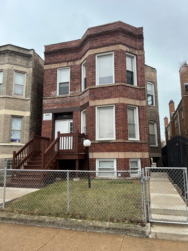 Building Photo - 7249 S Ridgeland Ave