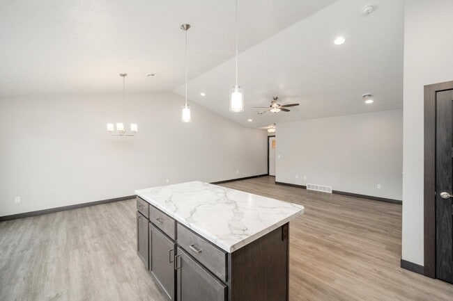 Foto del edificio - 4509 W 35th St N