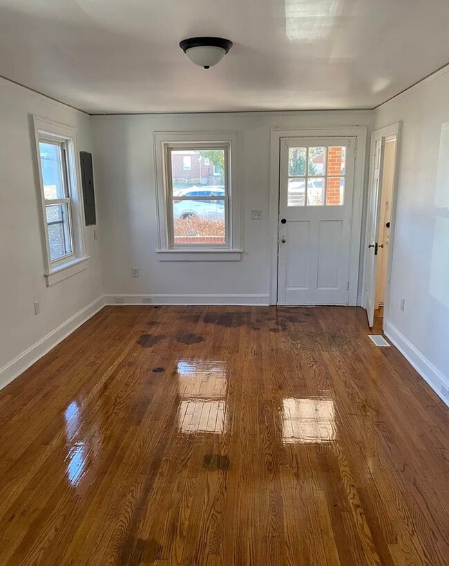 Foto del edificio - 214 Langhorne Ln
