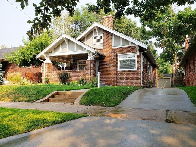Building Photo - 1044 Garfield St