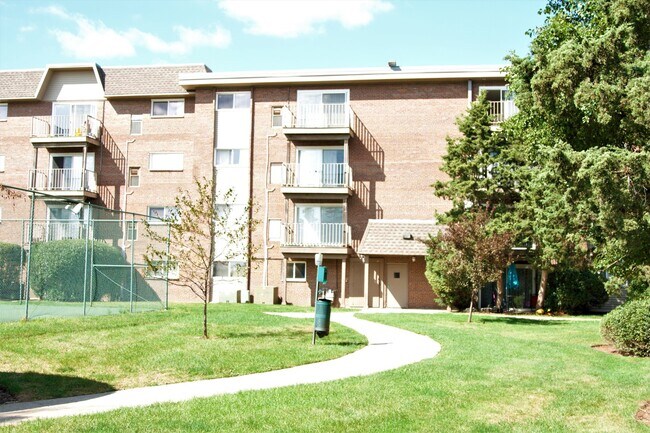 Foto del edificio - 2301 Beau Monde Ln