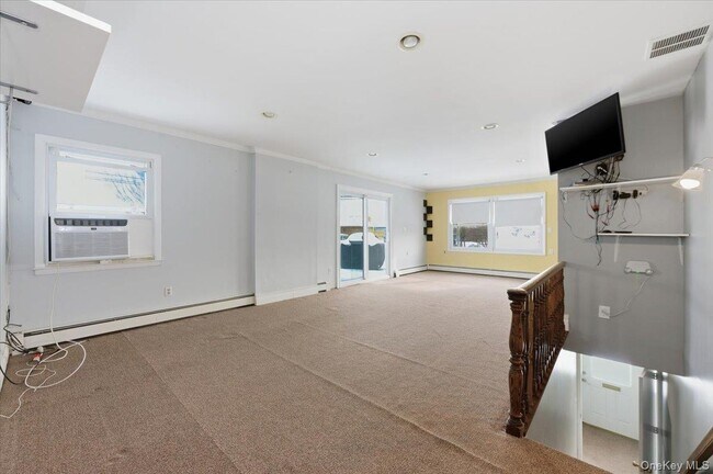 Foto del edificio - 401 W Walnut St