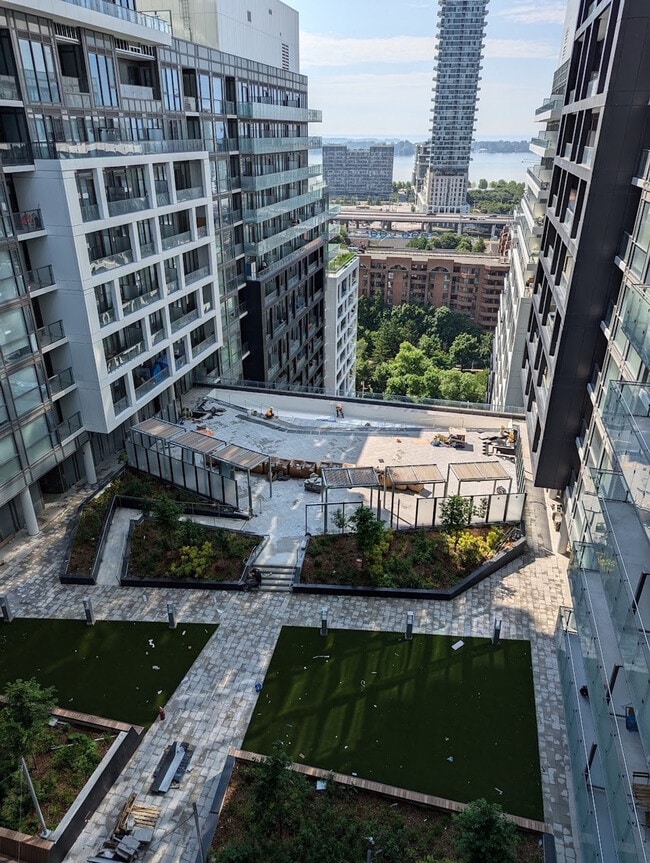 Building Photo - 177 Front St E