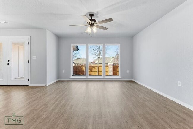 Foto del edificio - Fully Updated 2 Bed / 2 Bath Duplex – Prime Broken Arrow Location!