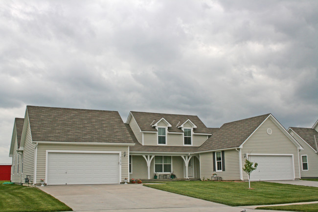 Building Photo - Prairiebrooke Duplexes