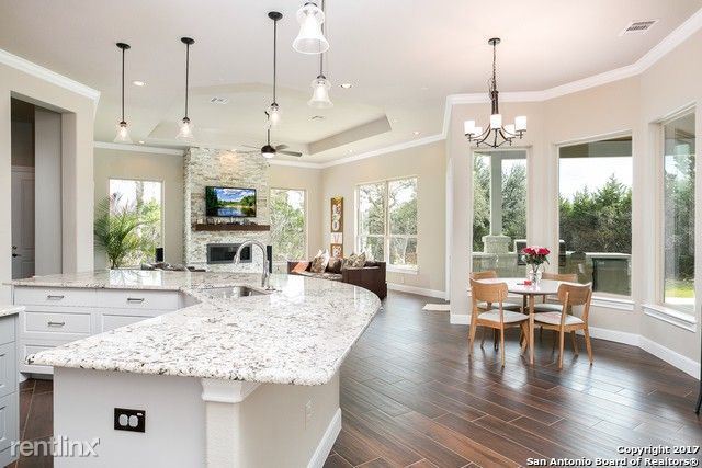 Building Photo - 4 br, 3.5 bath House - 638 Menger Spgs