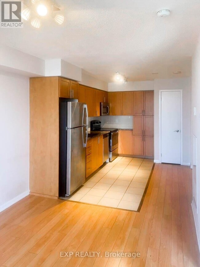 Photo du bâtiment - 830-1830 Lawrence Ave W