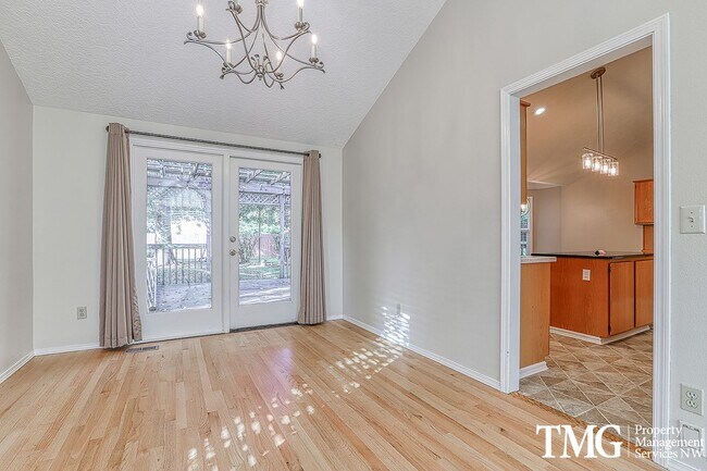 Foto del edificio - Beautiful Pet Friendly Home in Salmon Cree...