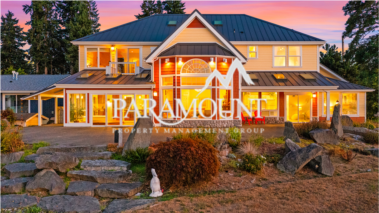 Primary Photo - GORGEOUS 4 Bedroom Waterfront Oasis!