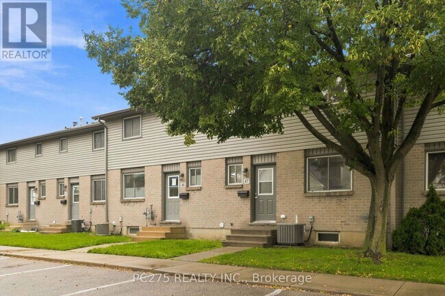 Building Photo - 47 - 490 THIRD STREET